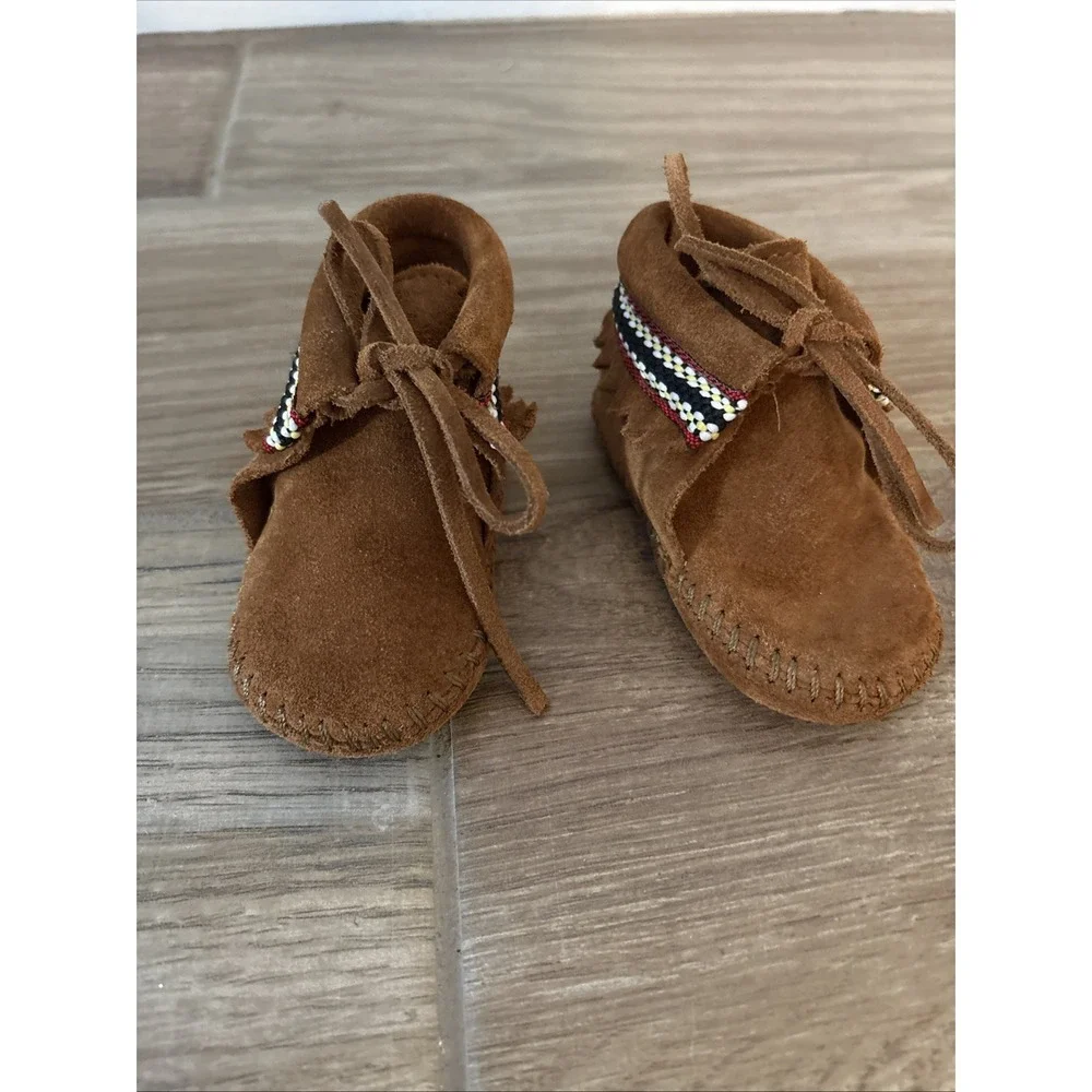 Minnetonka Baby braid Lace bootie shoes size‎ 2